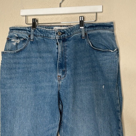 Abercrombie & Fitch The 90’s Relaxed Jean High Rise Size 33/16s - Picture 3 of 8